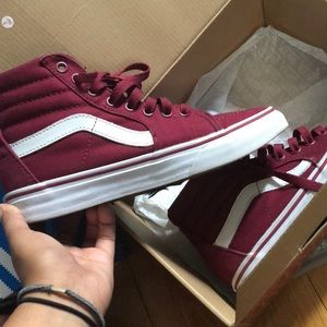 Burgundy vans 4.5 in men’s